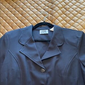 Women’s Blazer fitted business attire